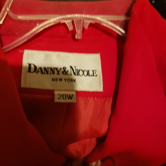 Womens 2 PC Suit - Picture 3 of 4